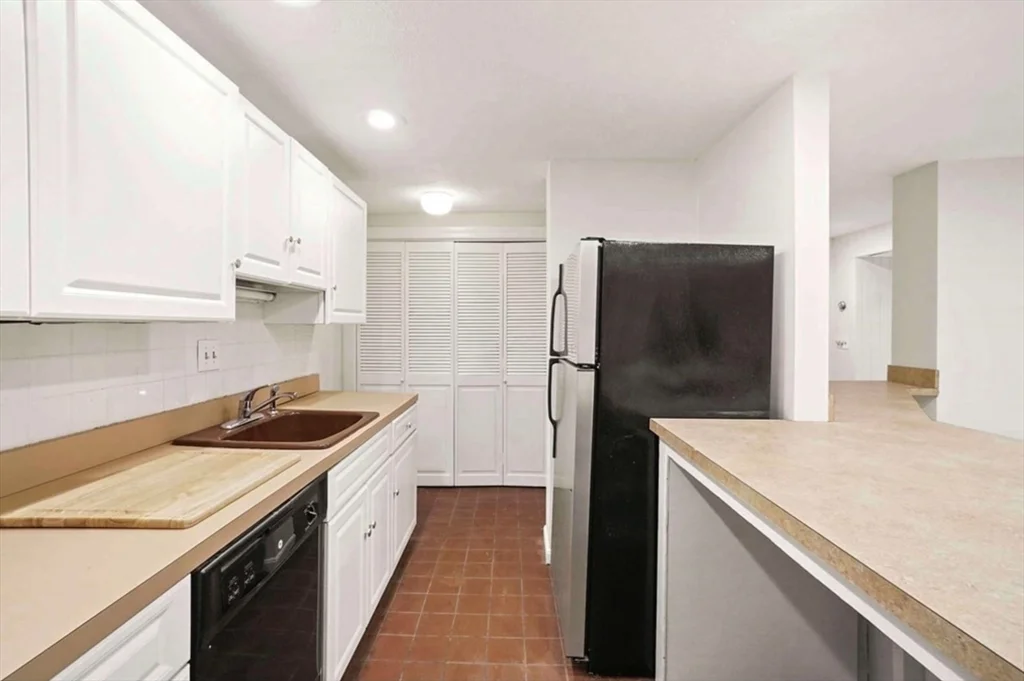 2 bed, 1 bath apartment for rent at 163 West Newton Unit 1, South End — photo 15 of 20