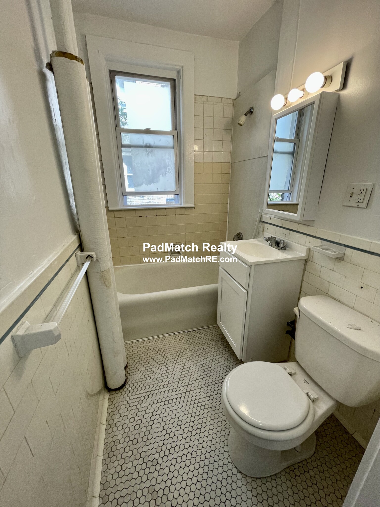 1 bed, 1 bath apartment for rent at 1630 Commonwealth Ave Unit 10, Brighton — photo 13 of 15