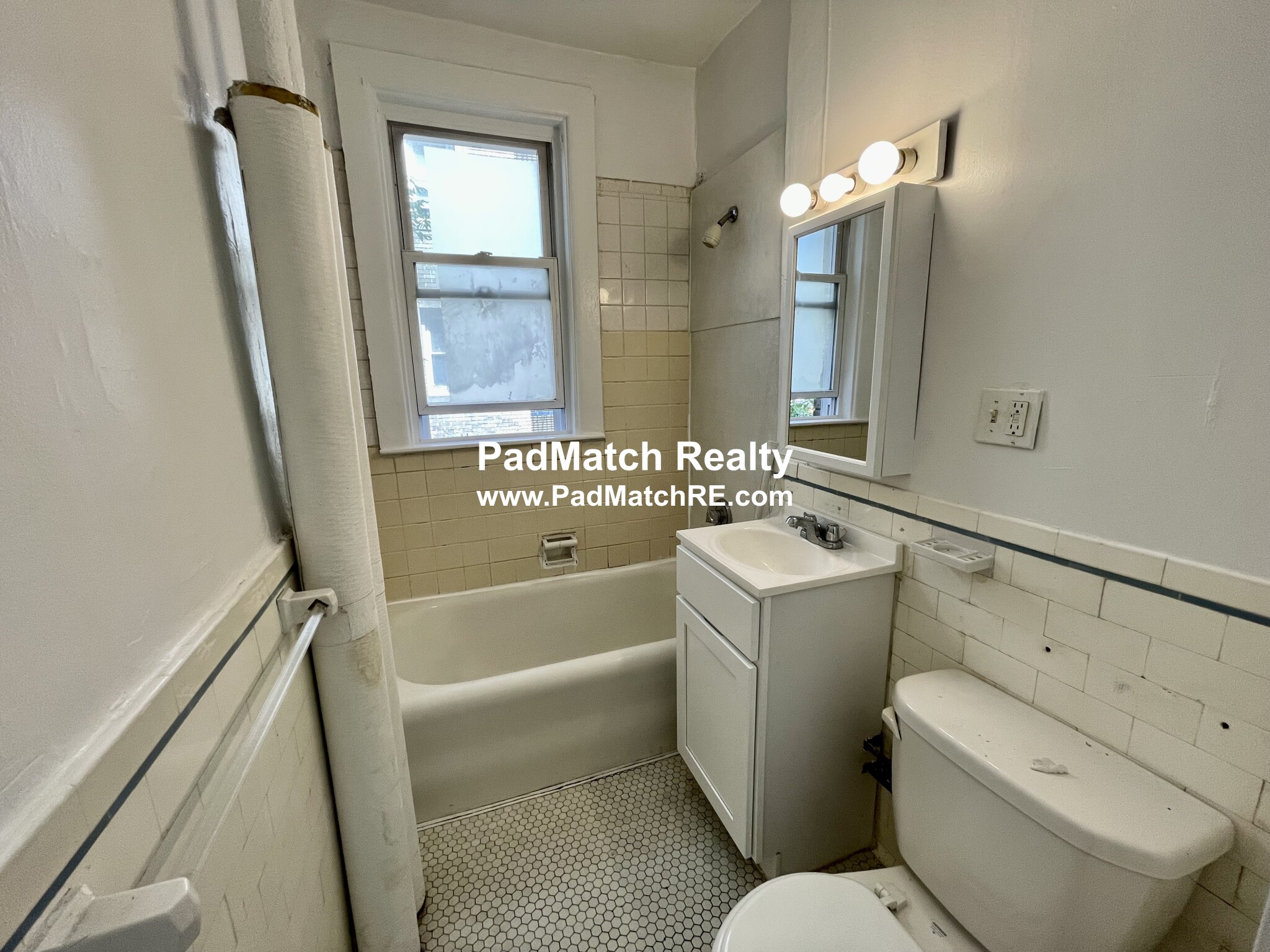 1 bed, 1 bath apartment for rent at 1630 Commonwealth Ave Unit 10, Brighton — photo 12 of 15