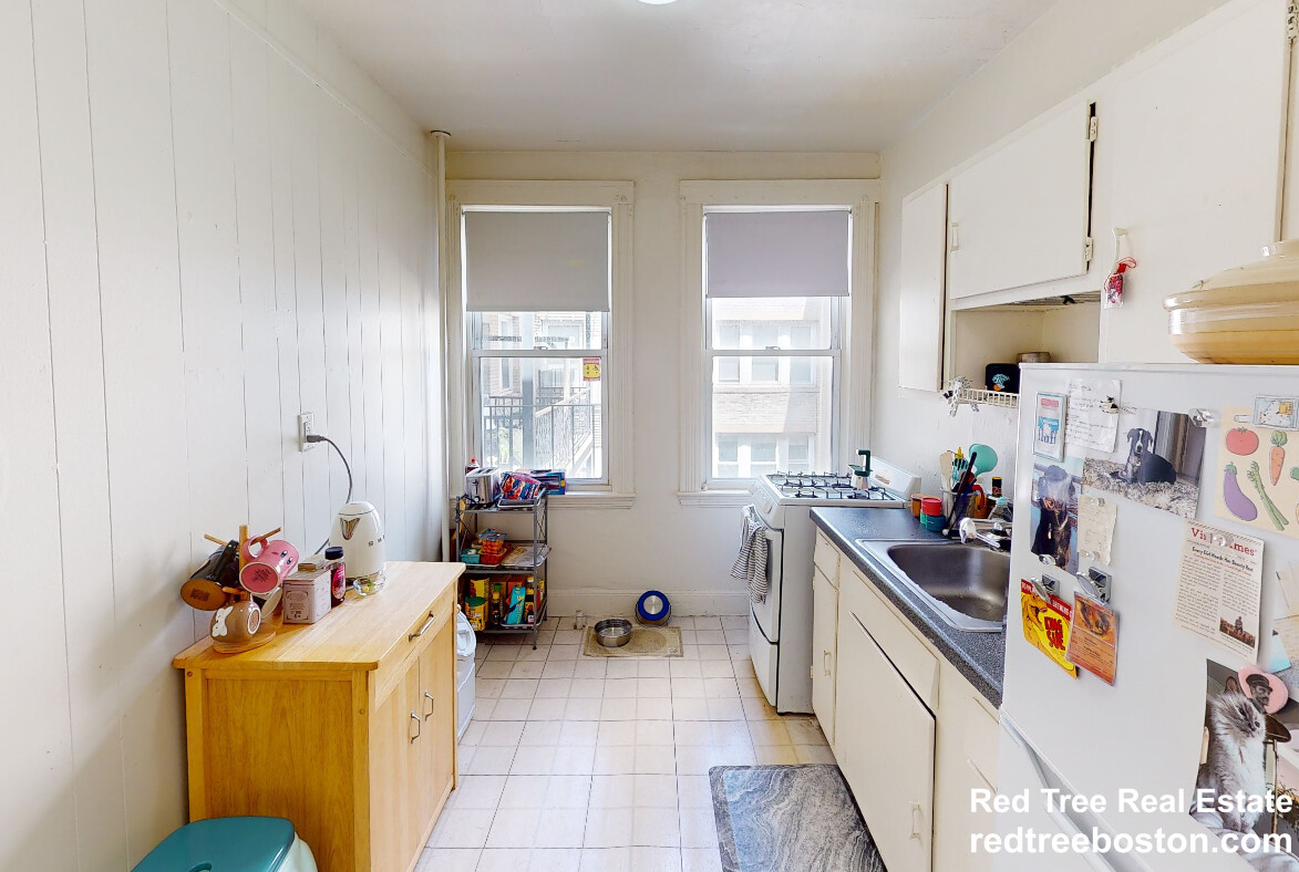 2 bed, 1 bath apartment for rent at 1630 Commonwealth Ave Unit 20, Brighton — photo 1 of 6