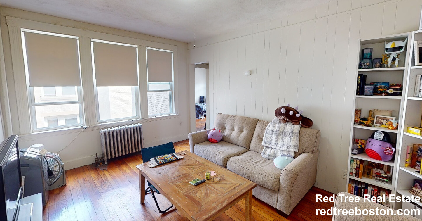 2 bed, 1 bath apartment for rent at 1630 Commonwealth Ave Unit 20, Brighton — photo 4 of 6