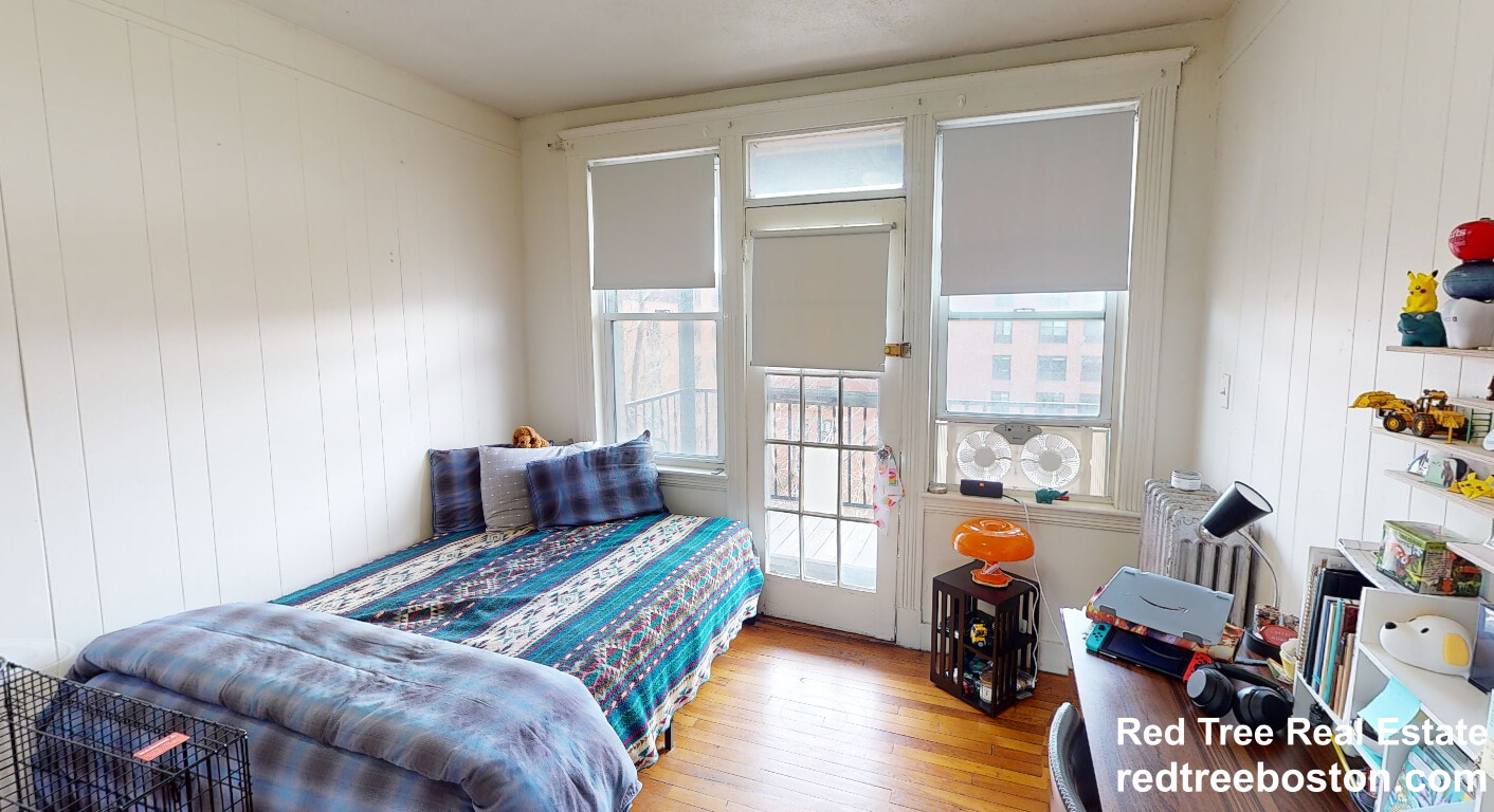2 bed, 1 bath apartment for rent at 1630 Commonwealth Ave Unit 20, Brighton — photo 3 of 6