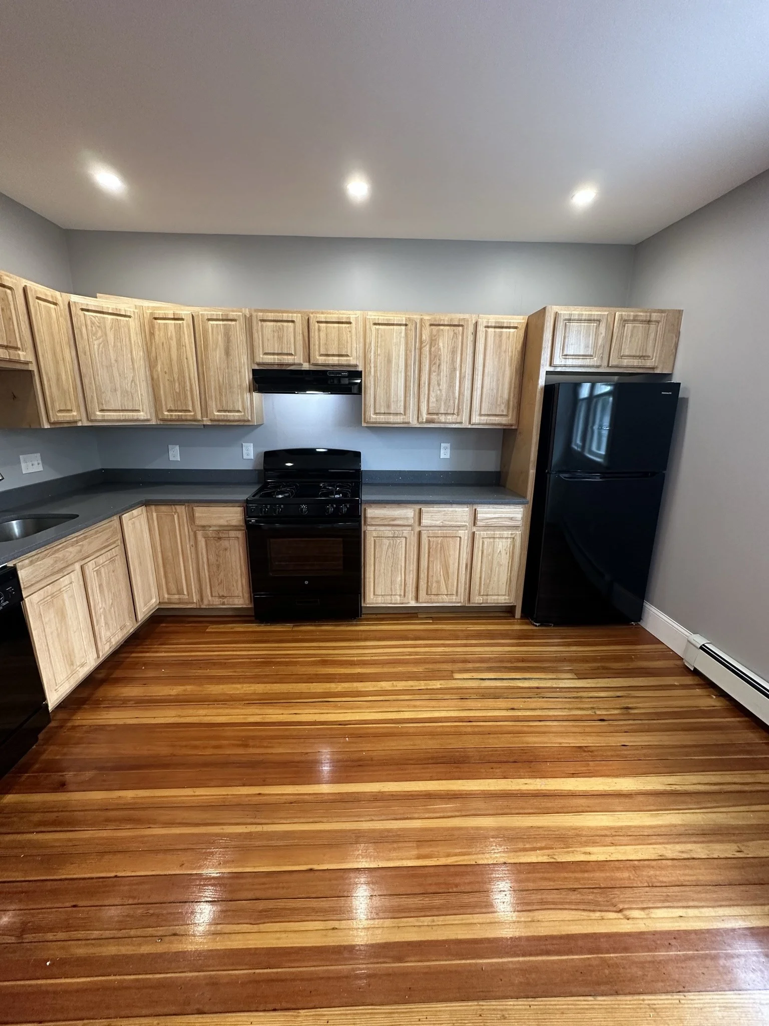 4 bed, 1 bath apartment for rent at 1631 Dorchester Ave Unit 3, Dorchester — photo 2 of 25
