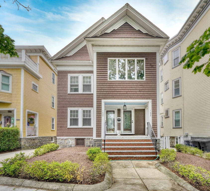 4 bed, 2 bath apartment for rent at 1632 Columbia Rd Unit 2, South Boston — photo 1 of 26
