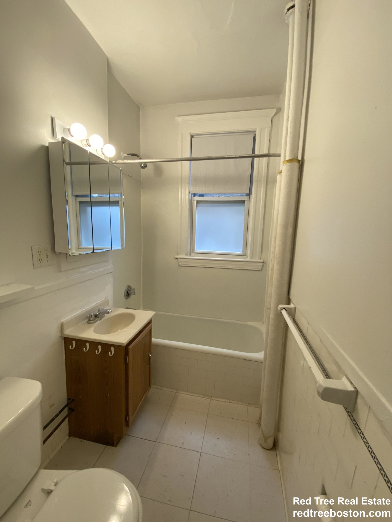 1 bed, 1 bath apartment for rent at 1634 Commonwealth Ave Unit 1, Brighton — photo 4 of 5