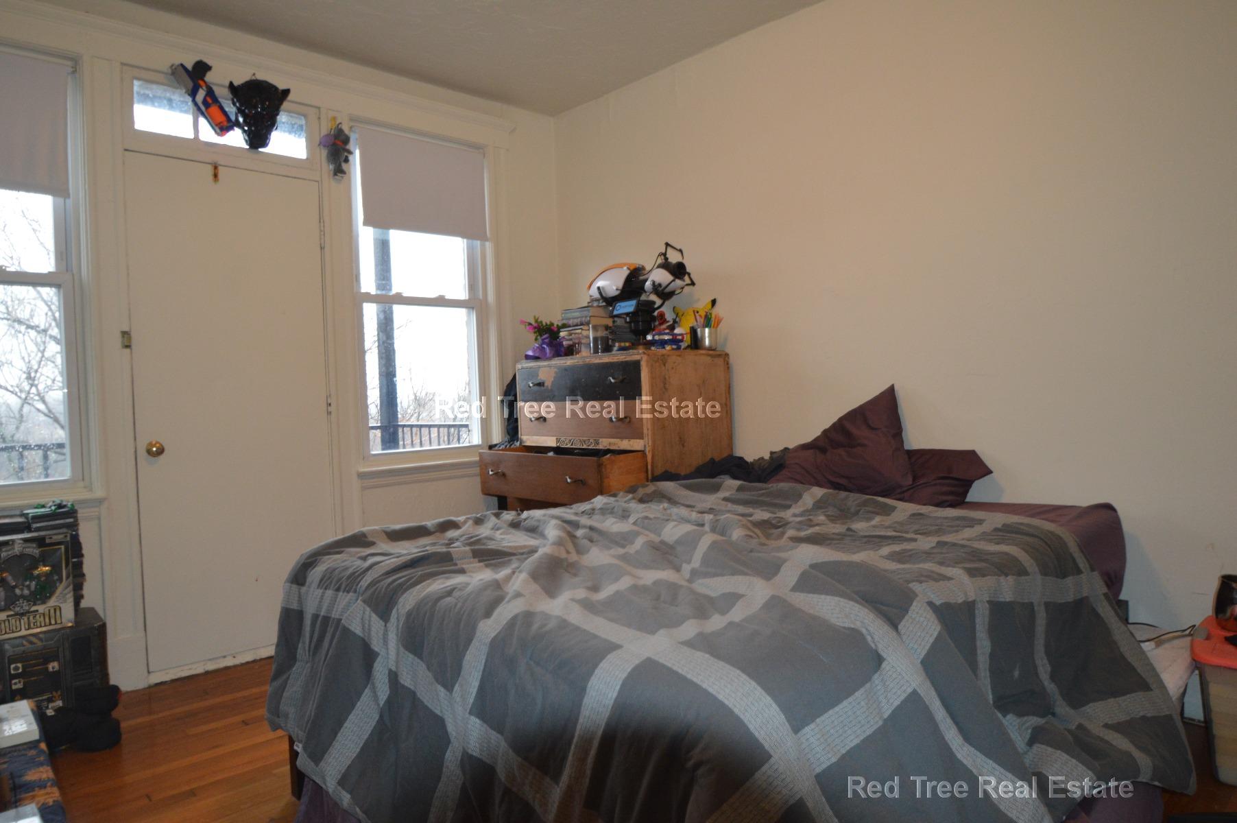 2 bed, 1 bath apartment for rent at 1634 Commonwealth Ave Unit 25, Brighton — photo 3 of 6
