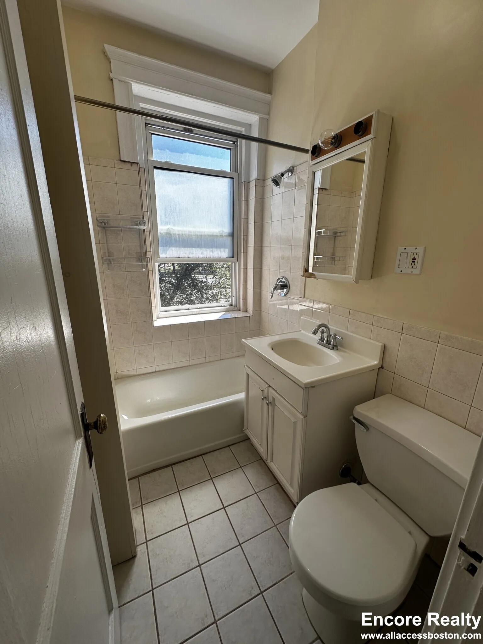 Studio bed, 1 bath apartment for rent at 1637 Commonwealth Ave Unit 1637-7, Brighton — photo 4 of 7