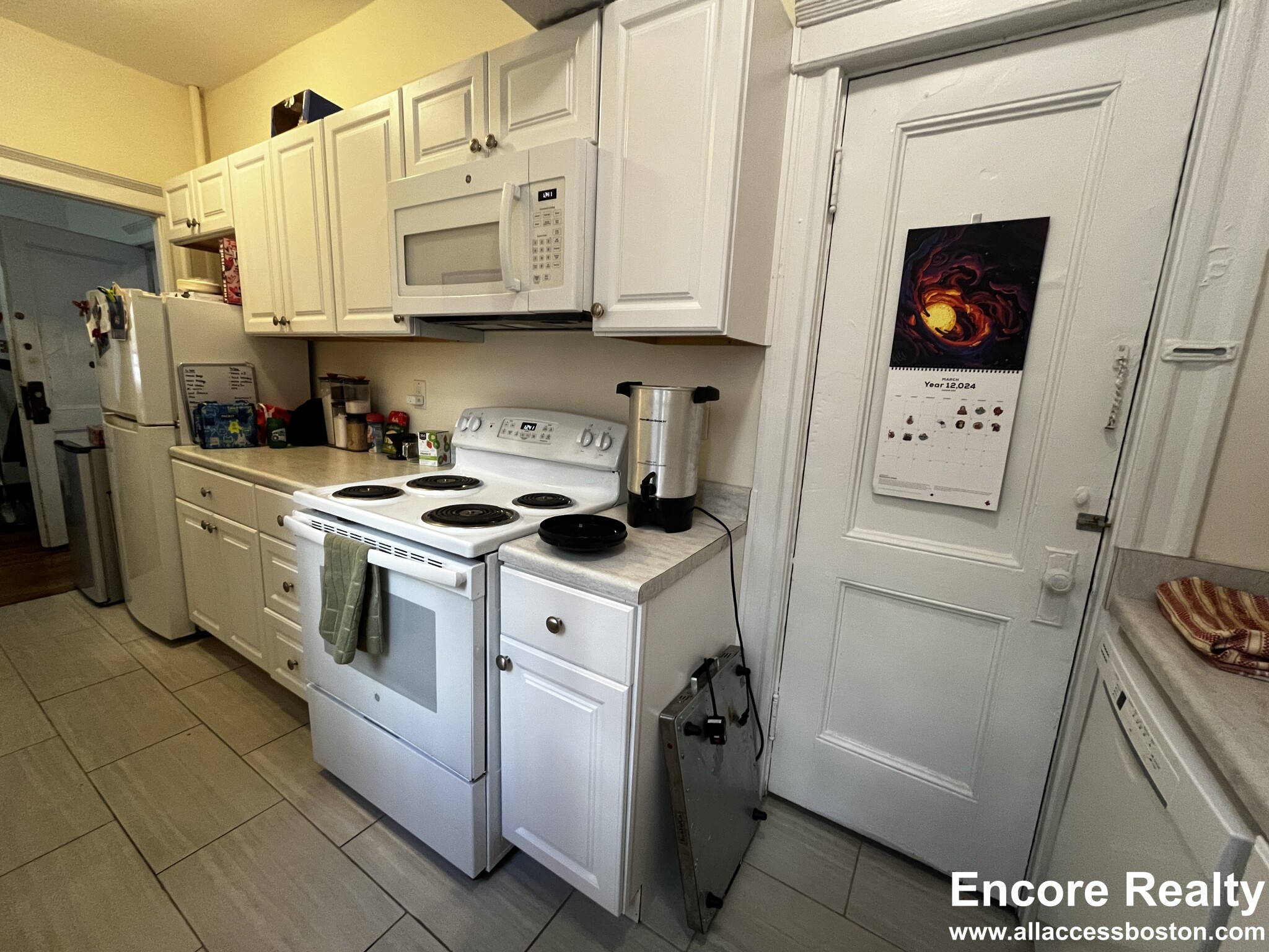 2 bed, 1 bath apartment for rent at 1637 Commonwealth Ave Unit 2, Brighton