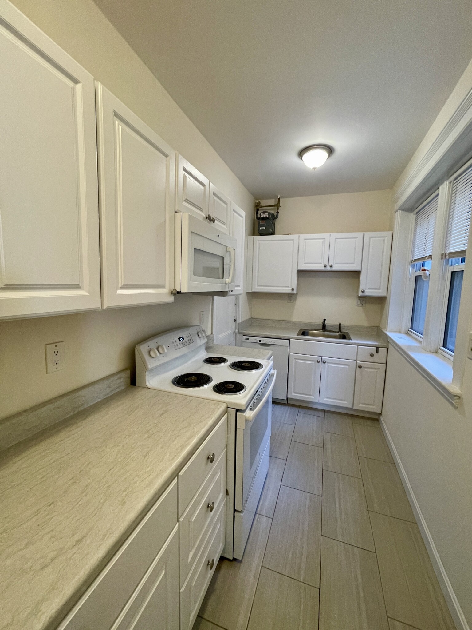 2 bed, 1 bath apartment for rent at 1637 Commonwealth Ave Unit 2, Brighton — photo 19 of 26