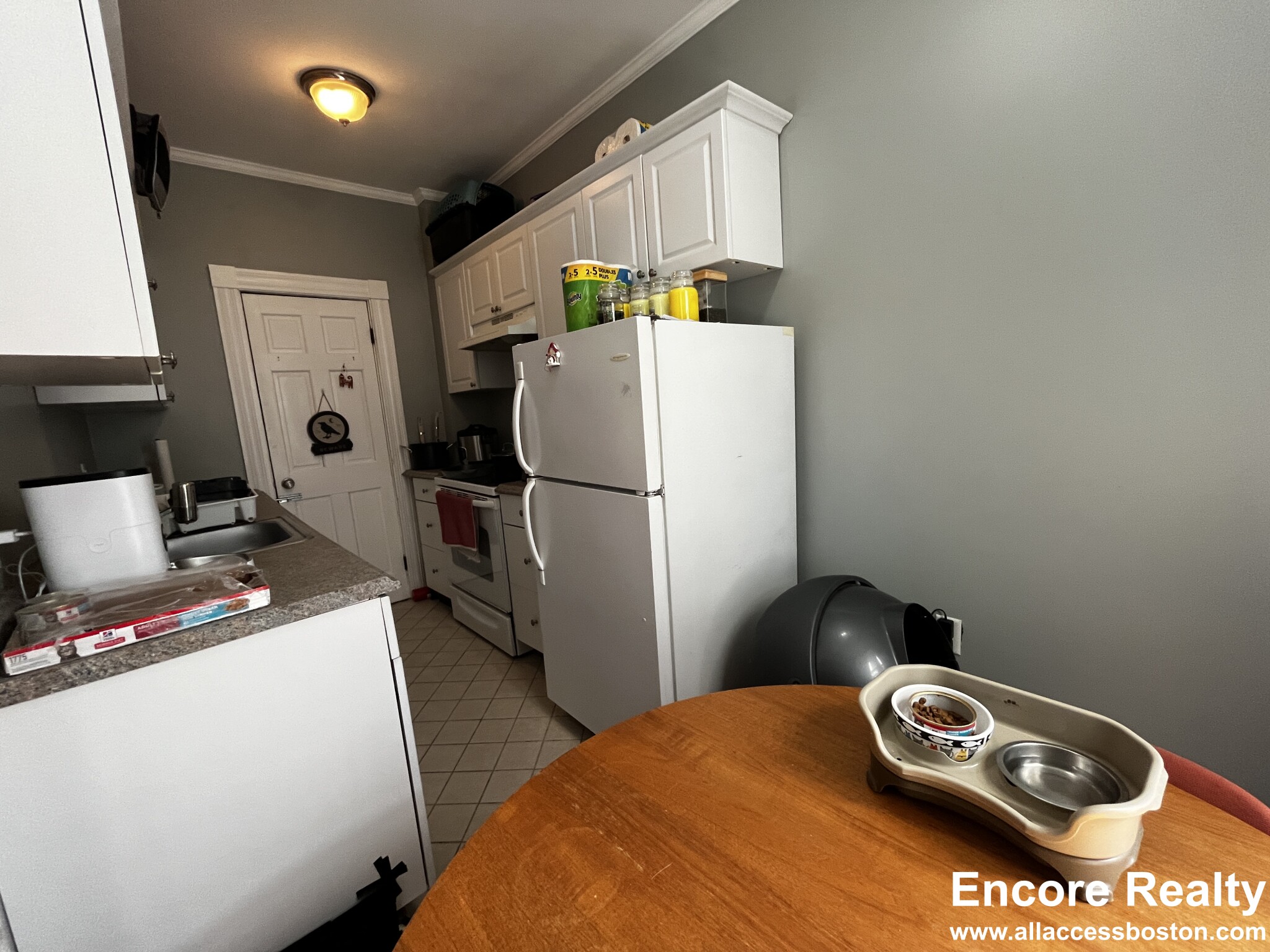 Studio bed, 1 bath apartment for rent at 1637 Commonwealth Ave Unit 5, Brighton — photo 4 of 18
