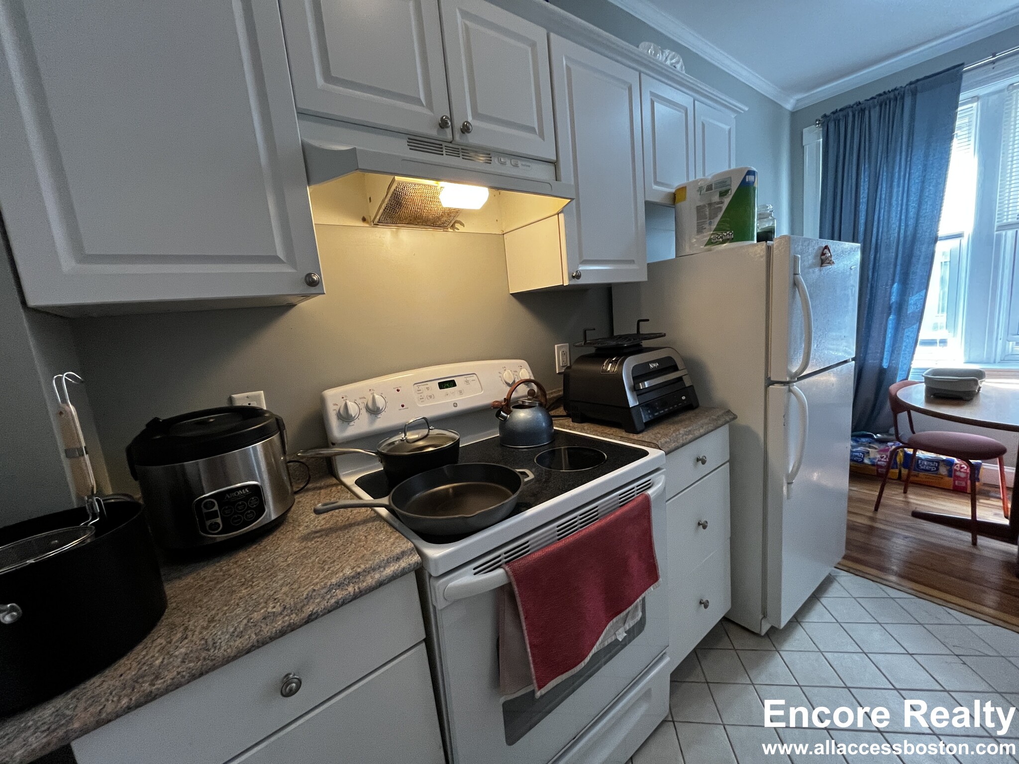 Studio bed, 1 bath apartment for rent at 1637 Commonwealth Ave Unit 5, Brighton — photo 3 of 18