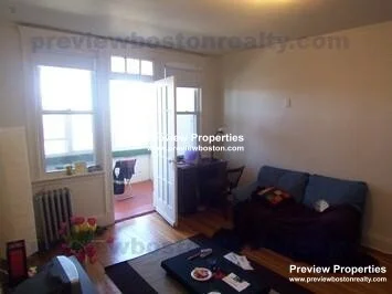 2 bed, 1 bath apartment for rent at 1638 Commonwealth Ave Unit 25P, Brighton — photo 2 of 10
