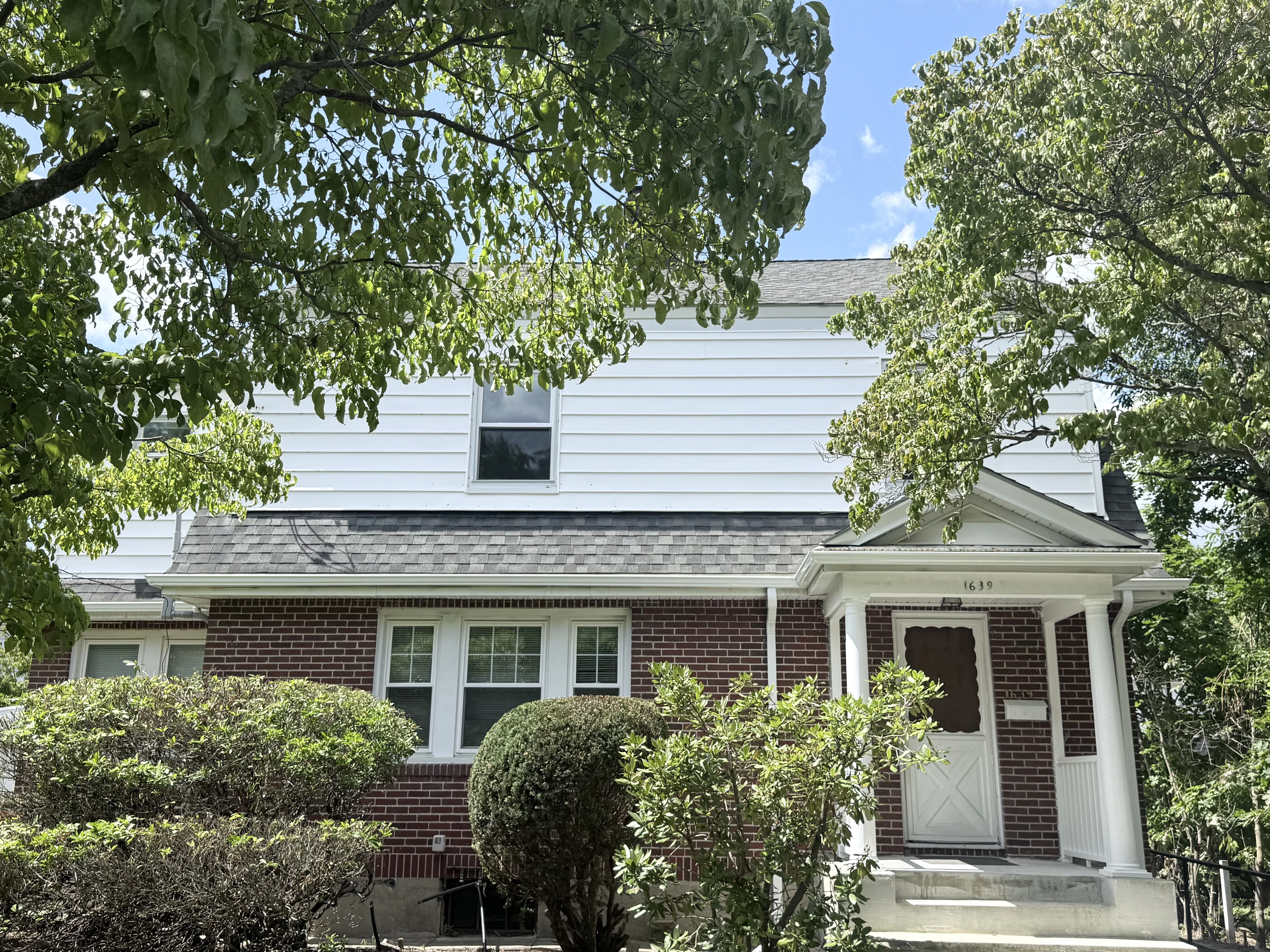 3 bed, 2.5 bath apartment for rent at 1639 Washington St Unit 1, West Newton