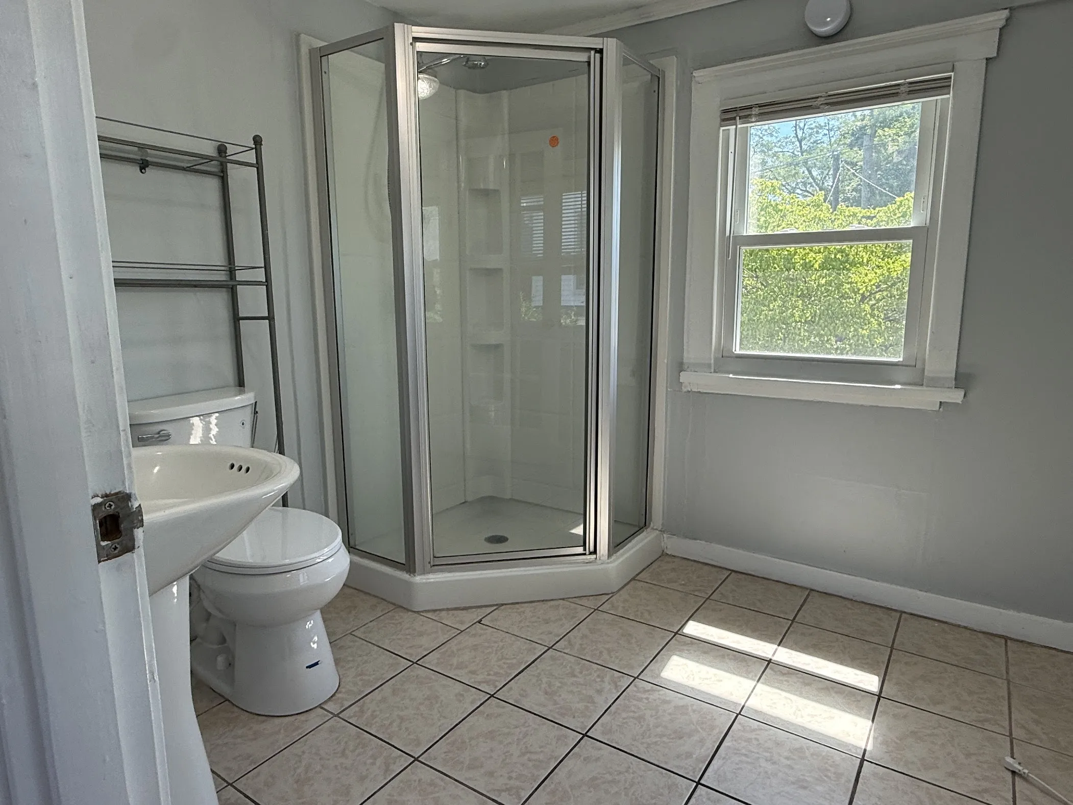 3 bed, 2.5 bath apartment for rent at 1639 Washington St Unit 1, West Newton — photo 9 of 18