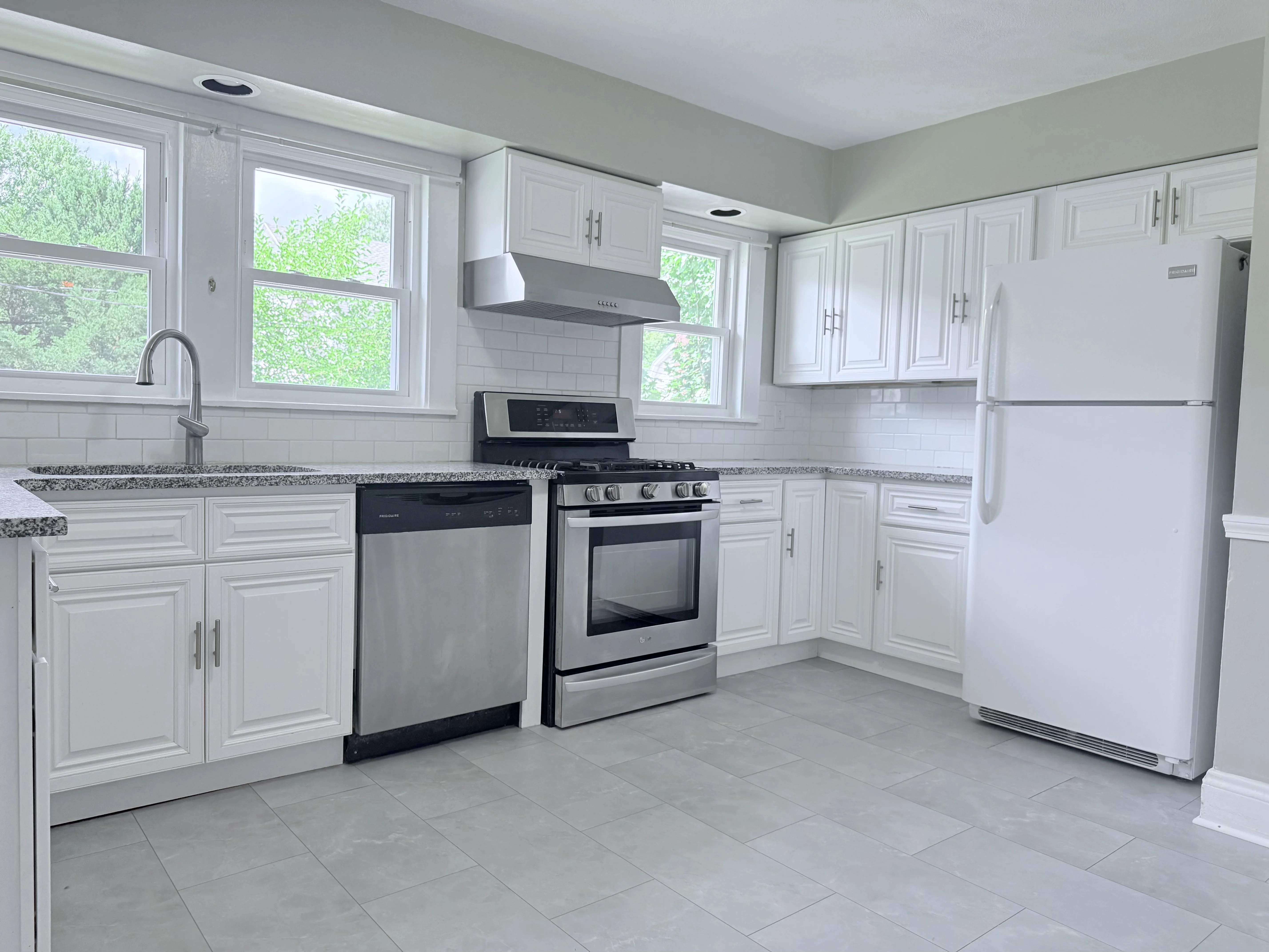 3 bed, 2.5 bath apartment for rent at 1639 Washington St Unit 1, West Newton — photo 9 of 18