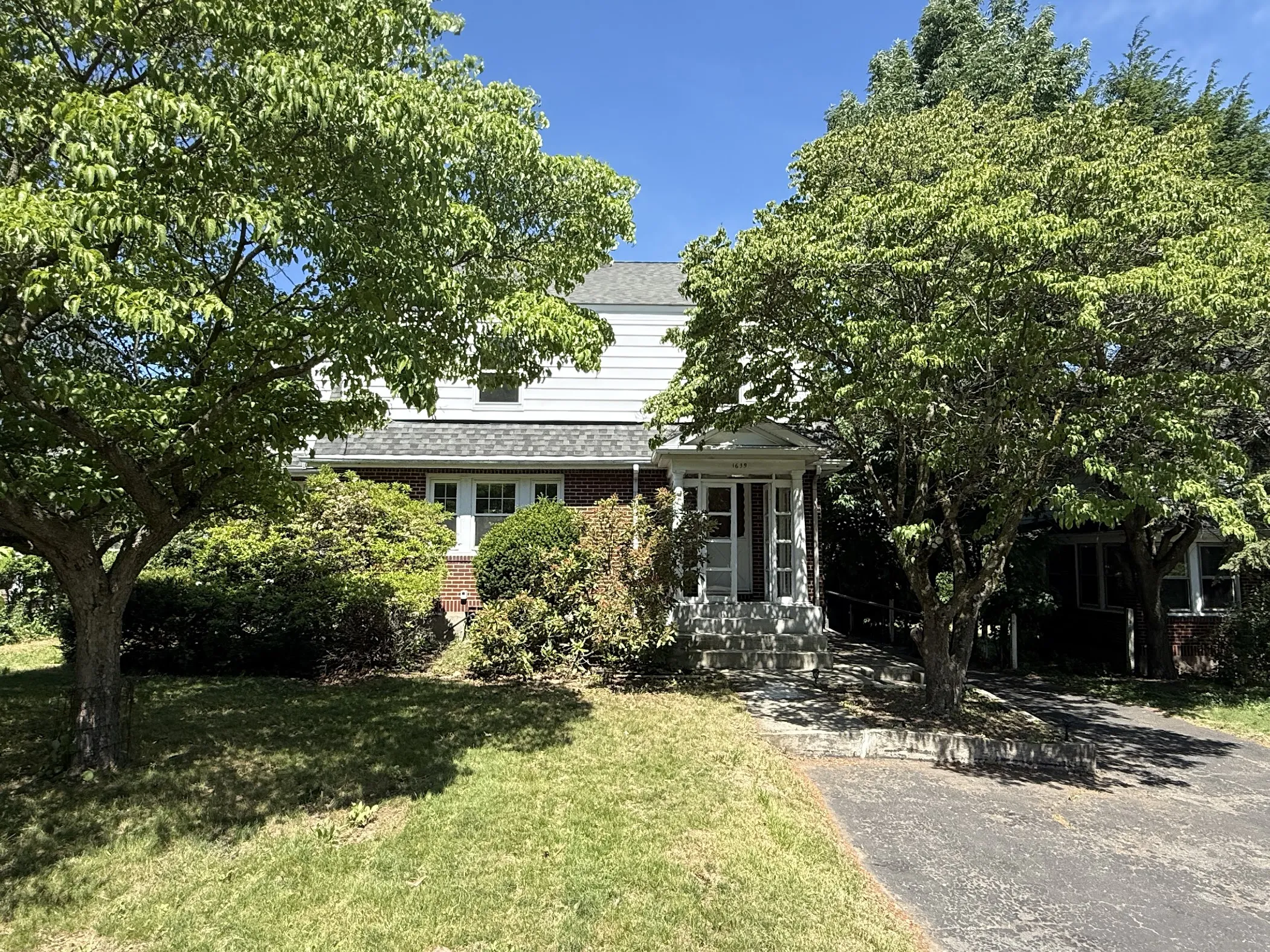 3 bed, 2.5 bath apartment for rent at 1639 Washington St Unit 1, West Newton — photo 1 of 18
