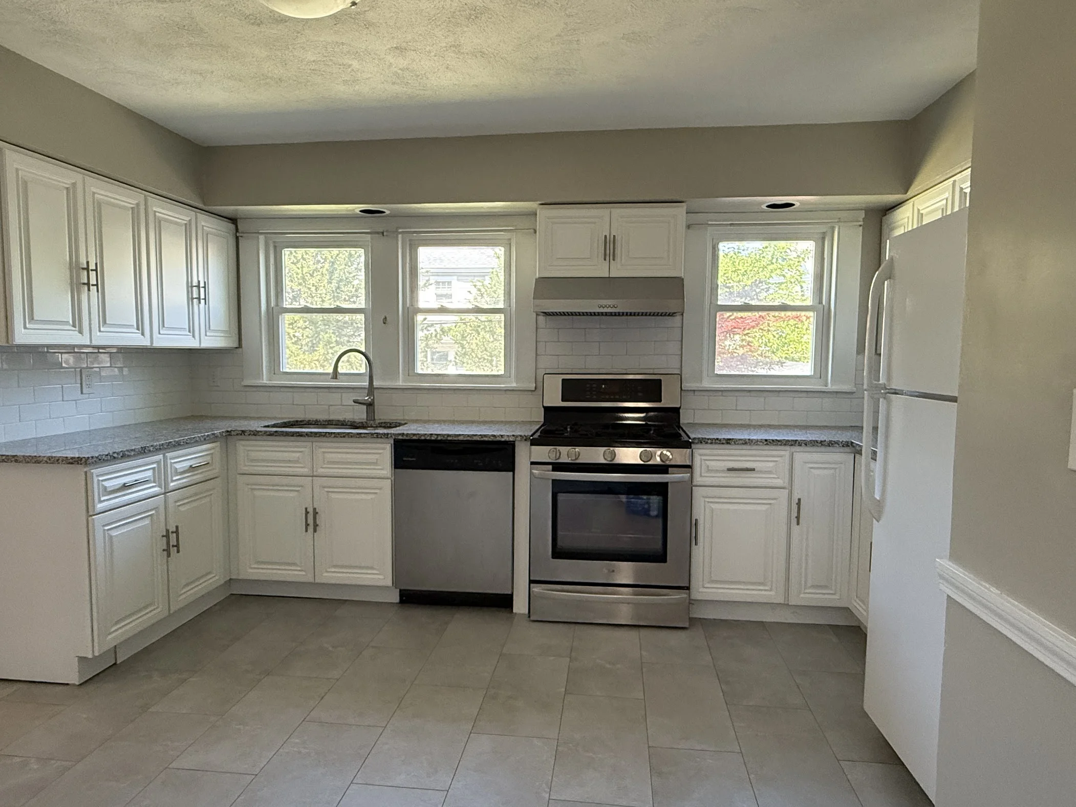 3 bed, 2.5 bath apartment for rent at 1639 Washington St Unit 1, West Newton — photo 16 of 18