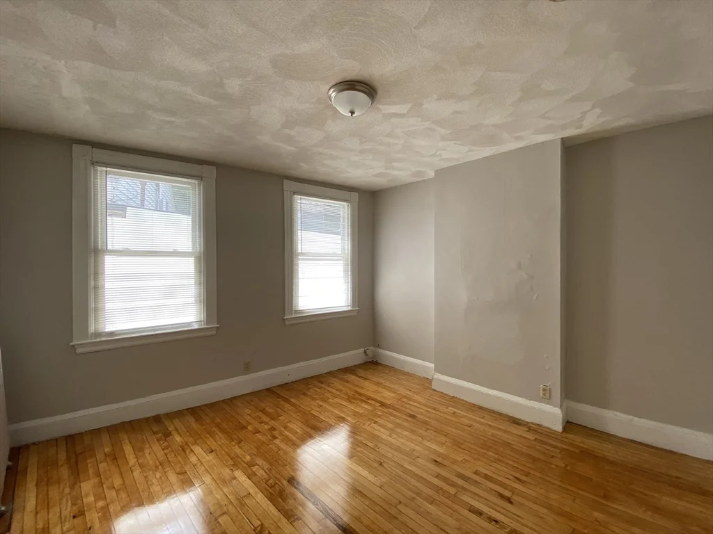 1 bed, 1 bath apartment for rent at 164-166 Washington Ave Unit 6, Bellingham Square — photo 4 of 9