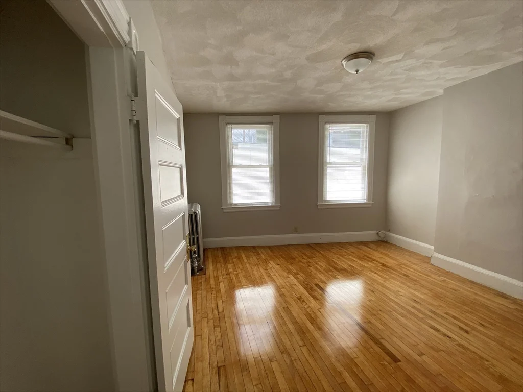 1 bed, 1 bath apartment for rent at 164-166 Washington Ave Unit 6, Bellingham Square — photo 3 of 9