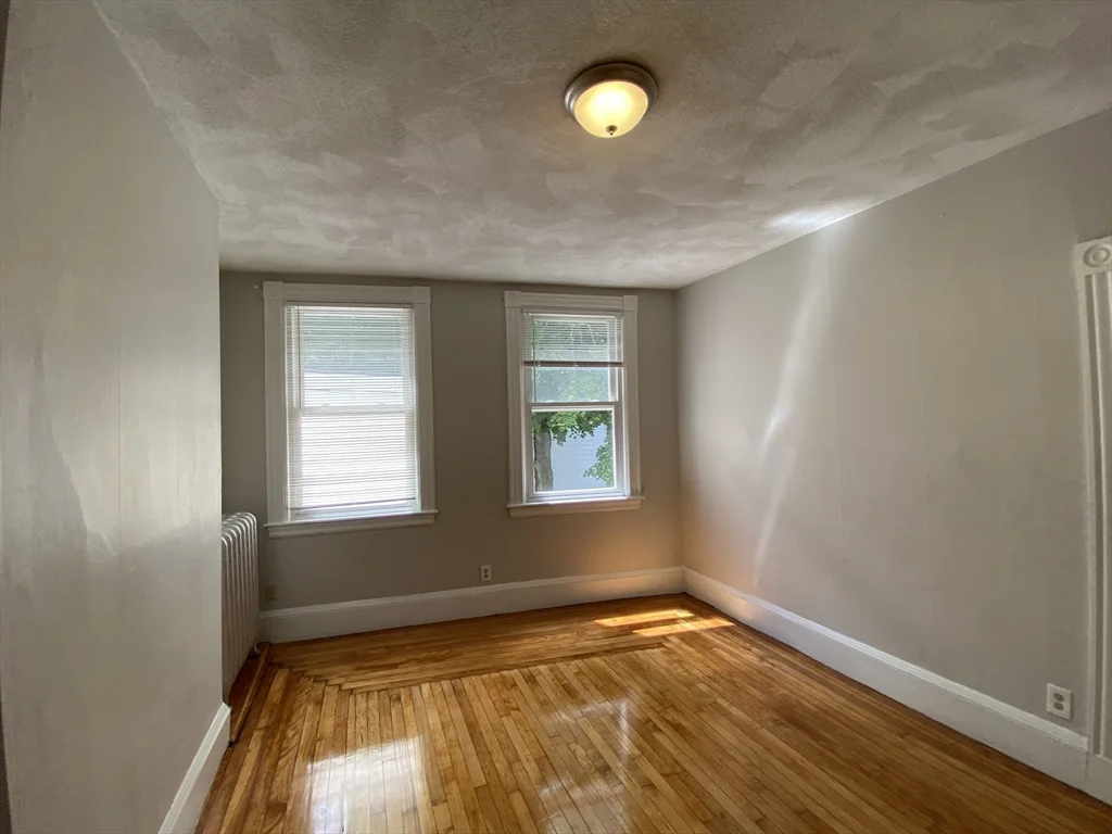 1 bed, 1 bath apartment for rent at 164-166 Washington Ave Unit 6, Bellingham Square — photo 5 of 9