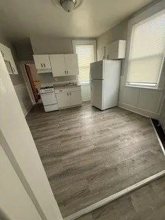 1 bed, 1 bath apartment for rent at 164-166 Washington Ave Unit 7, Bellingham Square — photo 3 of 11