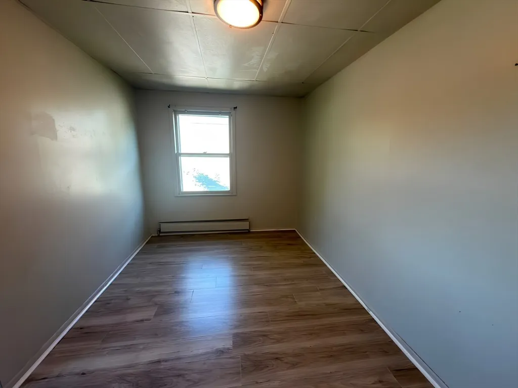 3 bed, 1 bath apartment for rent at 164-166 Woodlawn St Unit 3, Springfield — photo 13 of 14