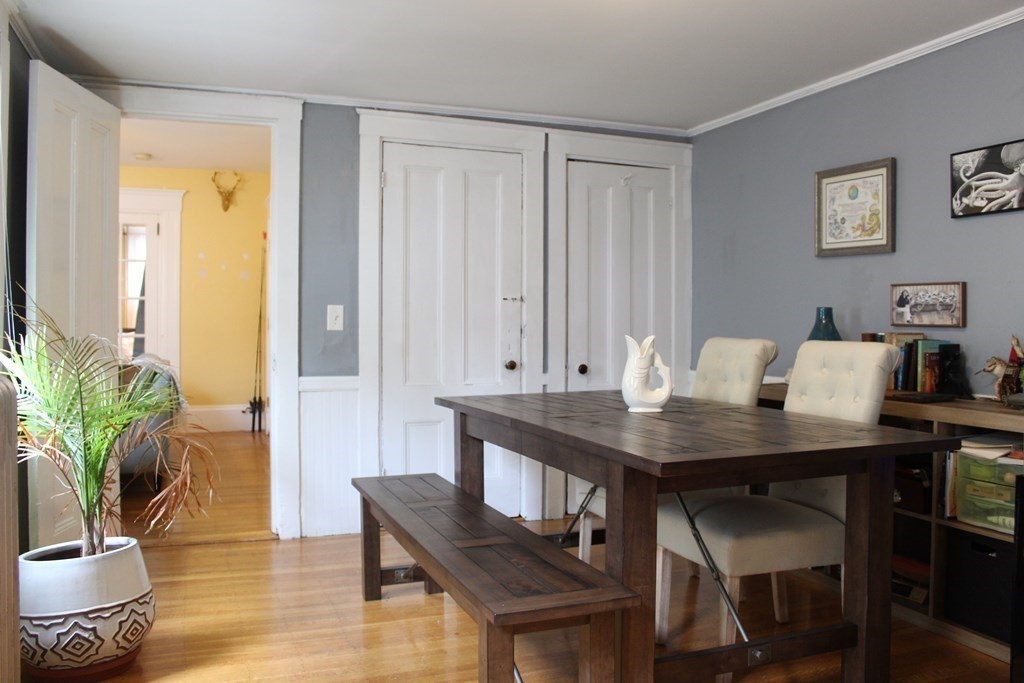 Studio bed, 1 bath apartment for rent at 164 Beacon St Unit 1, Back Bay — photo 2 of 12