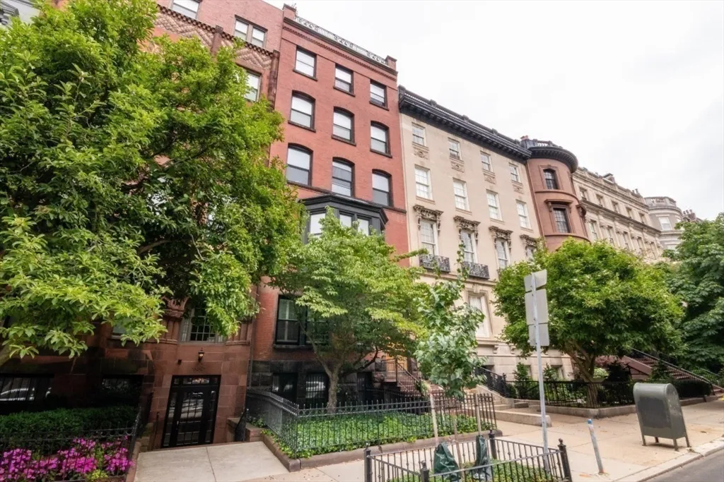 1 bed, 1 bath apartment for rent at 164 Beacon St Unit 2, Back Bay — photo 10 of 12