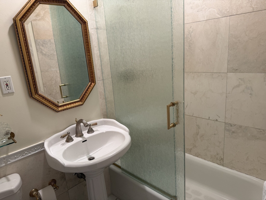 1 bed, 1 bath apartment for rent at 164 Beacon St Unit 4, Back Bay — photo 7 of 13