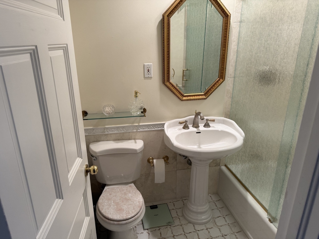 1 bed, 1 bath apartment for rent at 164 Beacon St Unit 4, Back Bay — photo 8 of 13