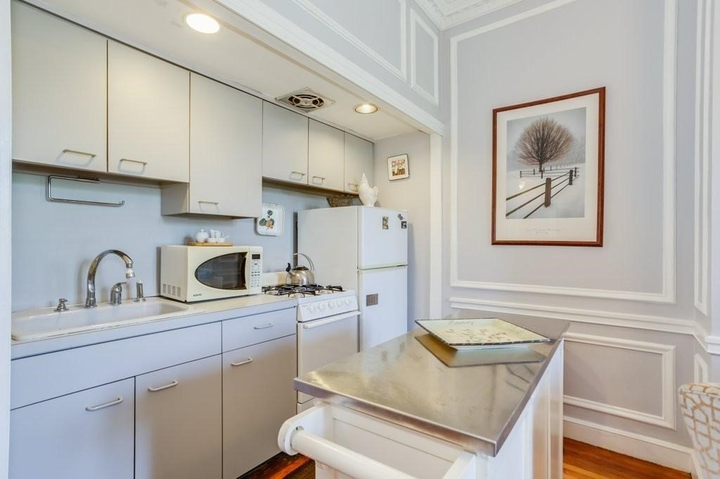 1 bed, 1 bath apartment for rent at 164 Beacon St Unit 6, Back Bay — photo 4 of 13