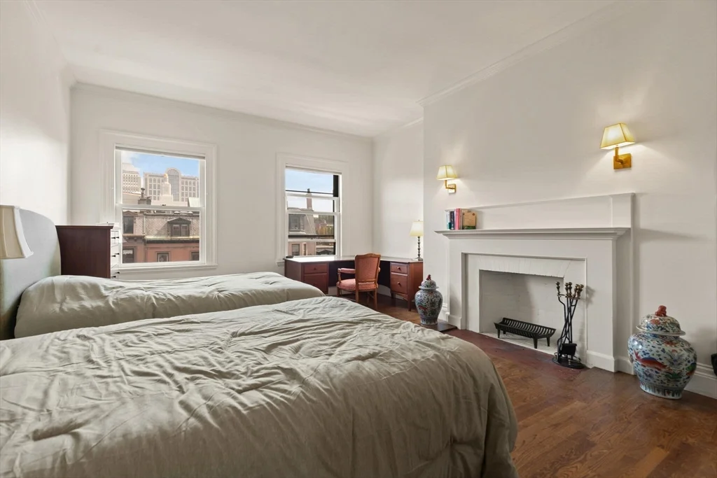 3 bed, 2 bath apartment for rent at 164 Beacon St Unit 9/10, Back Bay — photo 9 of 19