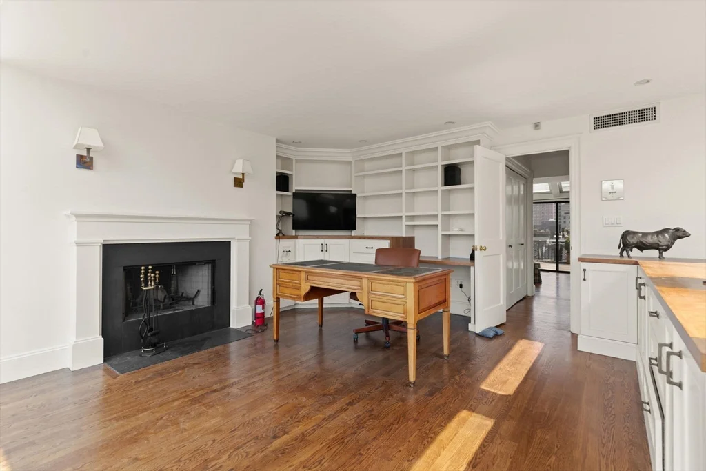 3 bed, 2 bath apartment for rent at 164 Beacon St Unit 9/10, Back Bay — photo 13 of 19