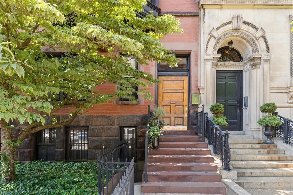 3 bed, 2 bath apartment for rent at 164 Beacon St Unit 9/10, Back Bay — photo 19 of 19