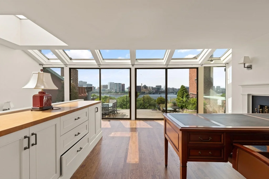 3 bed, 2 bath apartment for rent at 164 Beacon St Unit 9/10, Back Bay — photo 11 of 19