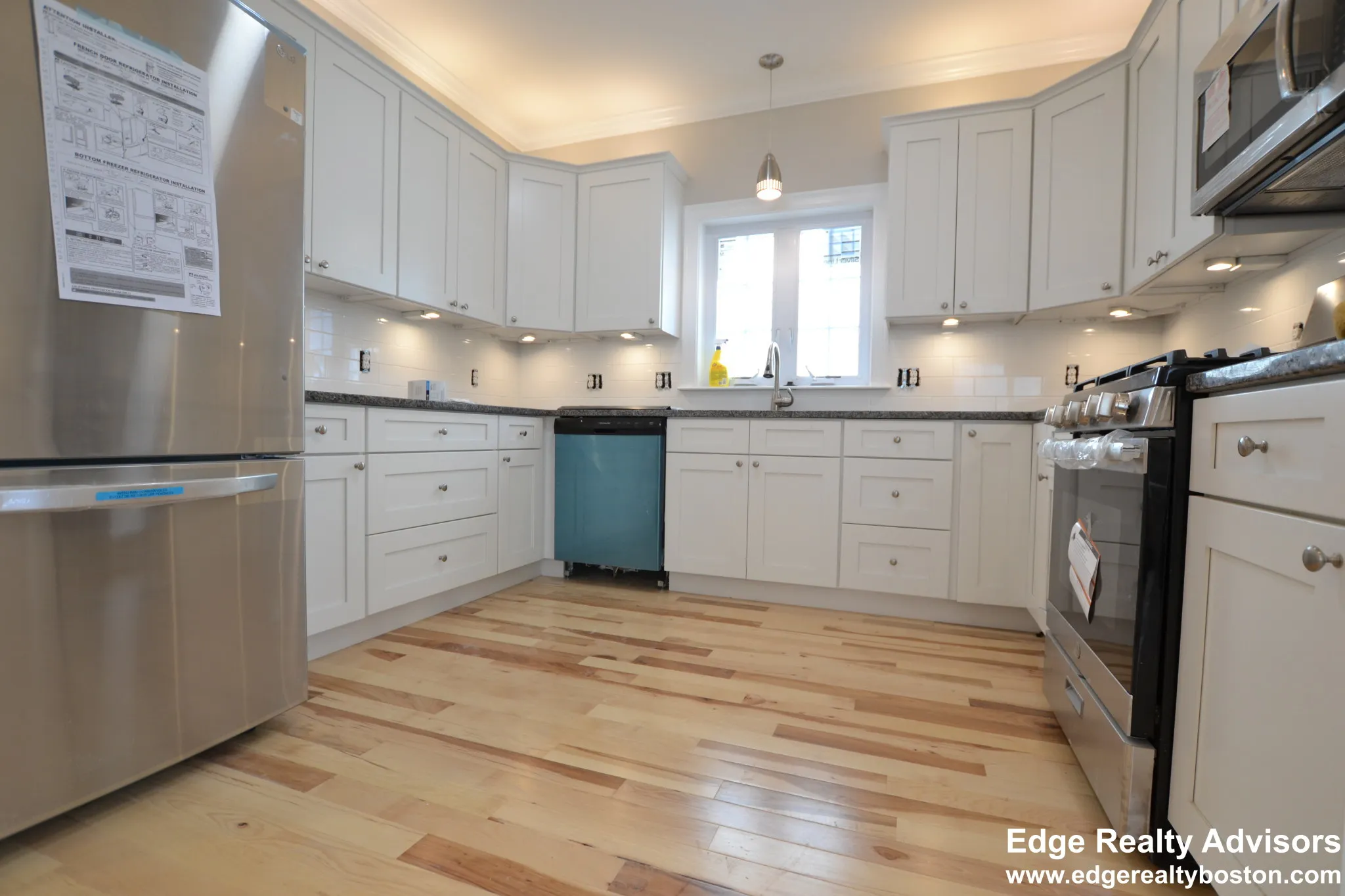 4 bed, 3.5 bath apartment for rent at 164 Bigelow St Unit 1, Oak Square — photo 2 of 17