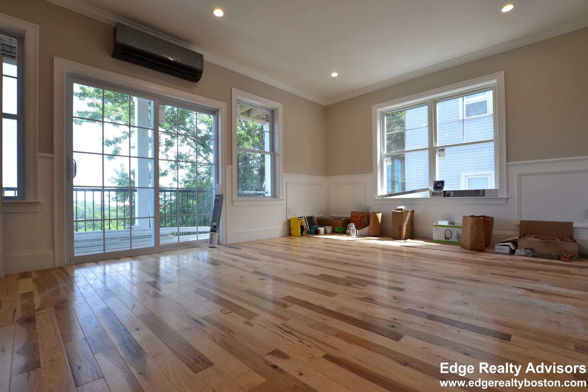 4 bed, 3.5 bath apartment for rent at 164 Bigelow St Unit 1, Oak Square — photo 8 of 17