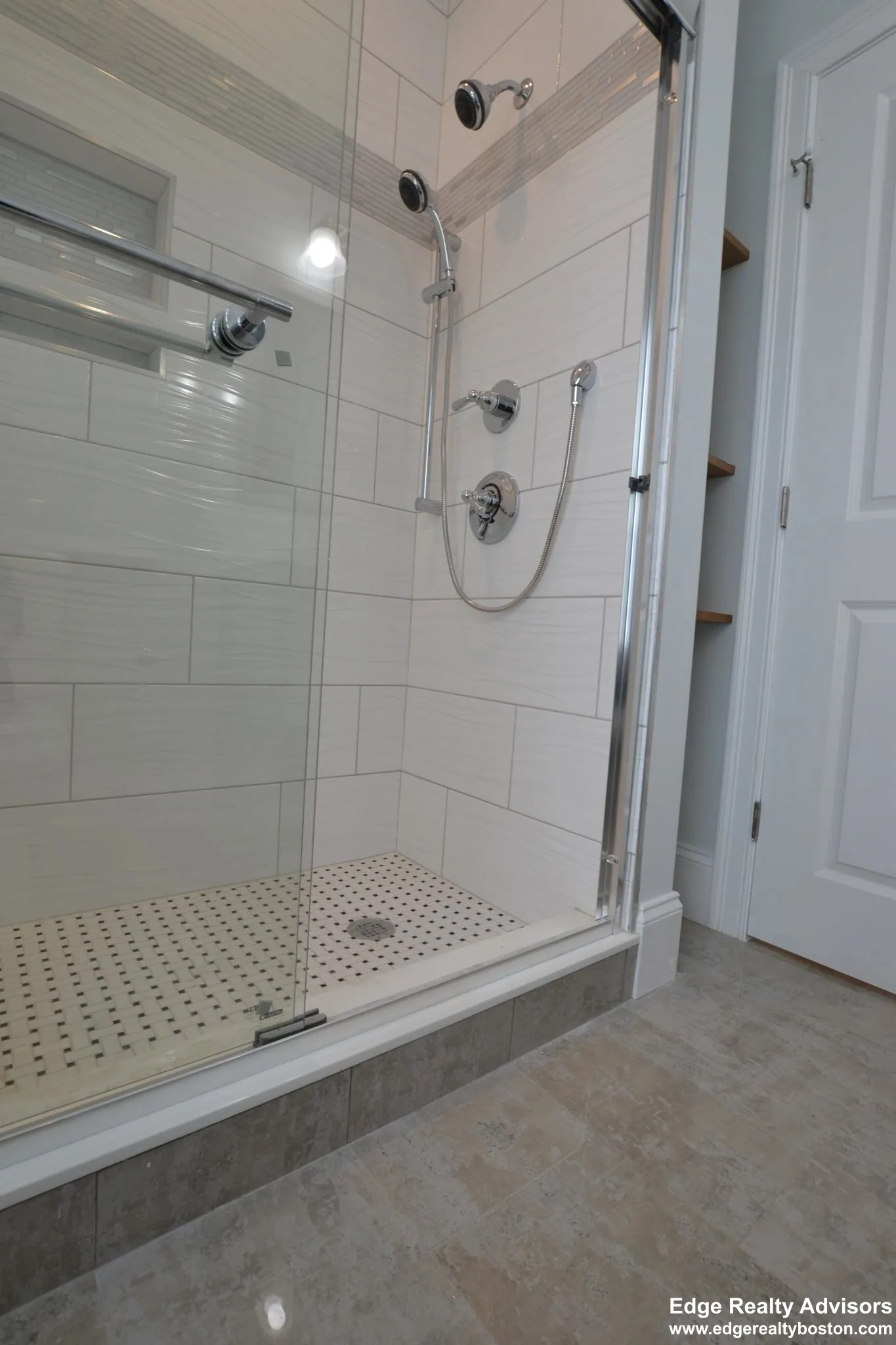 4 bed, 3.5 bath apartment for rent at 164 Bigelow St Unit 1, Oak Square — photo 10 of 17