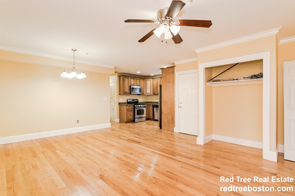 3 bed, 2 bath apartment for rent at 164 Boylston St Unit 3, Jamaica Plain — photo 3 of 19