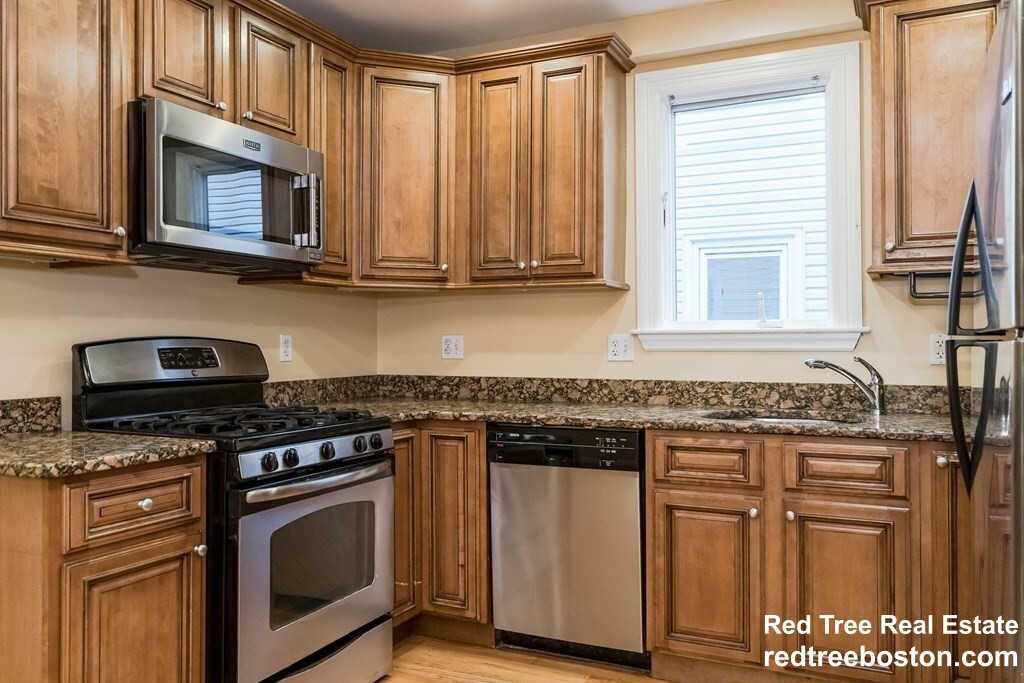 3 bed, 2 bath apartment for rent at 164 Boylston St Unit 3, Jamaica Plain