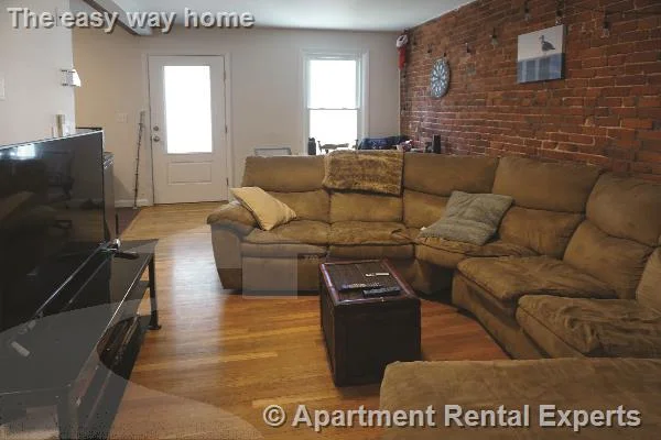 4 bed, 2 bath apartment for rent at 164 Broadway Unit 3, East Somerville