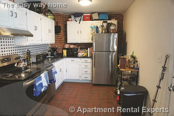 4 bed, 2 bath apartment for rent at 164 Broadway Unit 3, East Somerville — photo 5 of 11