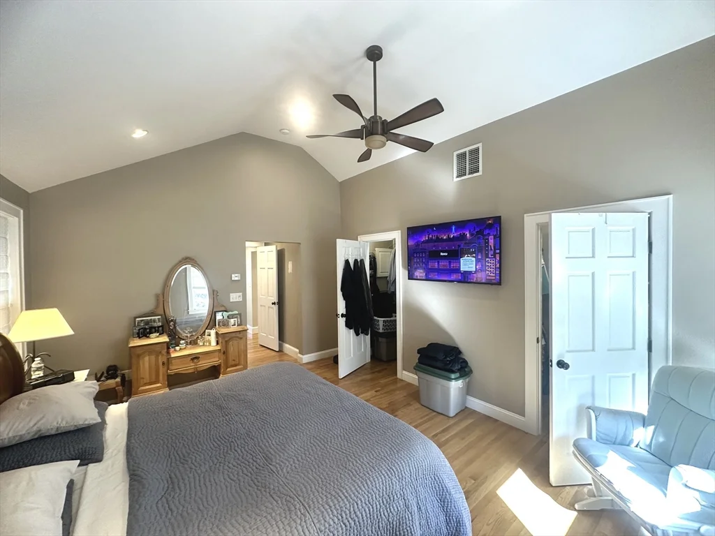 4 bed, 2 bath apartment for rent at 164 Florence Rd Unit -, Waltham — photo 8 of 19