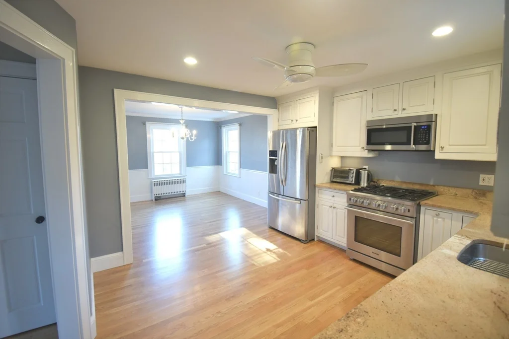 4 bed, 2 bath apartment for rent at 164 Florence Rd Unit -, Waltham — photo 3 of 19