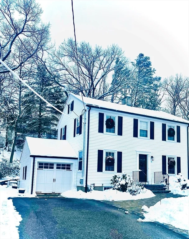 4 bed, 2 bath apartment for rent at 164 Florence Rd Unit -, Waltham — photo 1 of 19