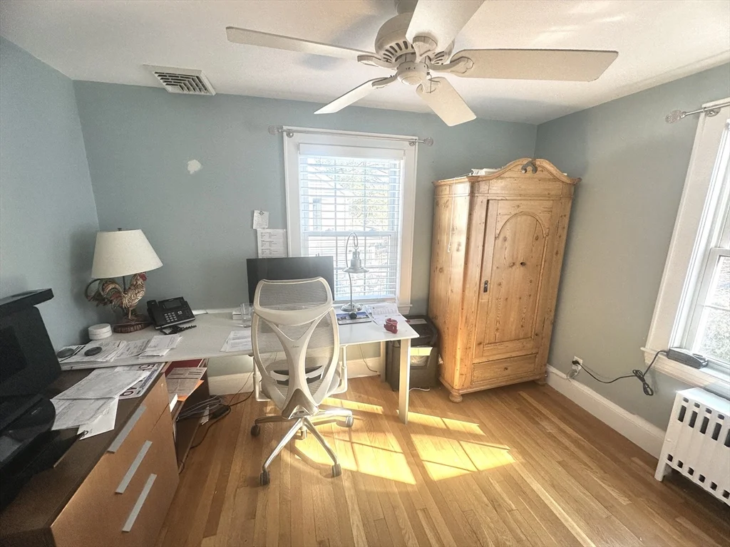 4 bed, 2 bath apartment for rent at 164 Florence Rd Unit -, Waltham — photo 15 of 19