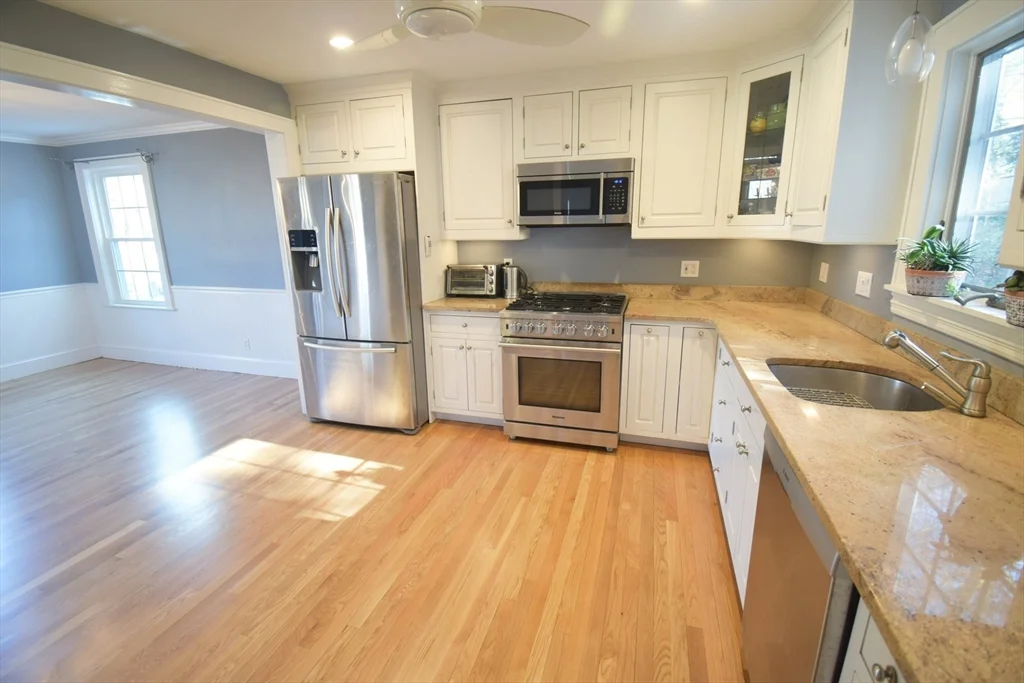 4 bed, 2 bath apartment for rent at 164 Florence Rd Unit -, Waltham — photo 2 of 19