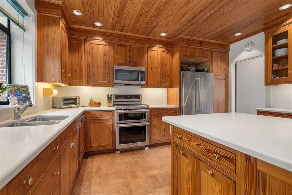 6 bed, 3 bath apartment for rent at 164 Forest St Unit 164, Sherborn — photo 10 of 32