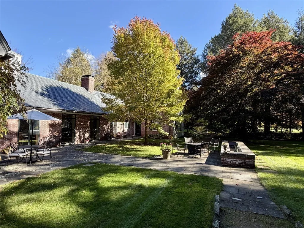 6 bed, 3 bath apartment for rent at 164 Forest St Unit 164, Sherborn — photo 2 of 32