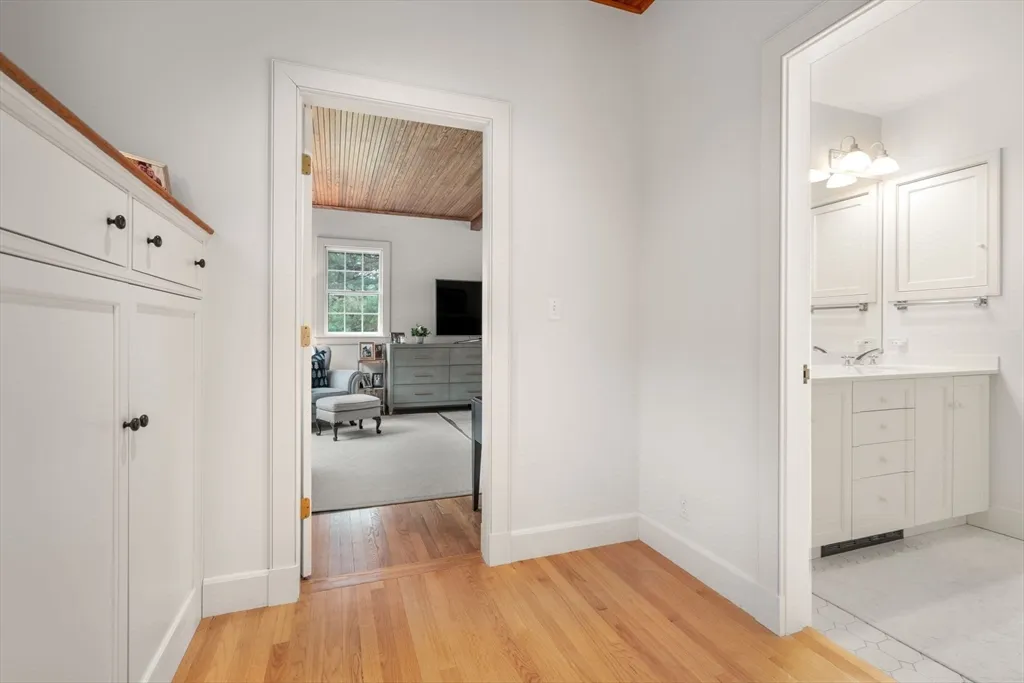 6 bed, 3 bath apartment for rent at 164 Forest St Unit 164, Sherborn — photo 17 of 32